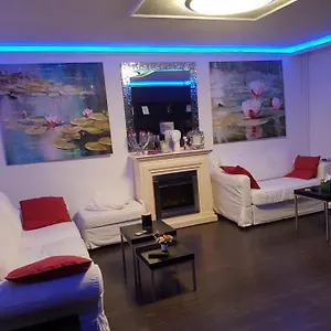 Apartament Centrul Vechi Biblioteca Nationala, Bucureşti