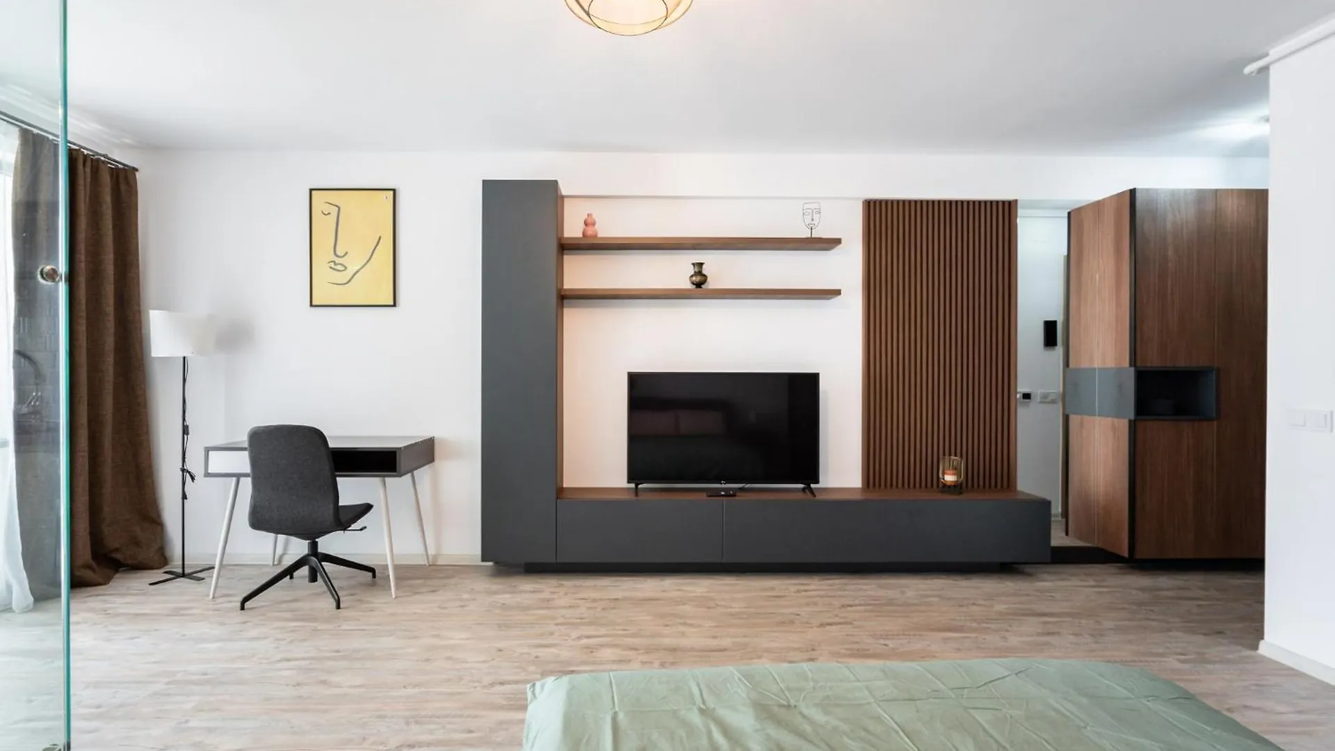 Beautiful Apartment With Private Parking And Balcony Bucharest 0*,  Romania
