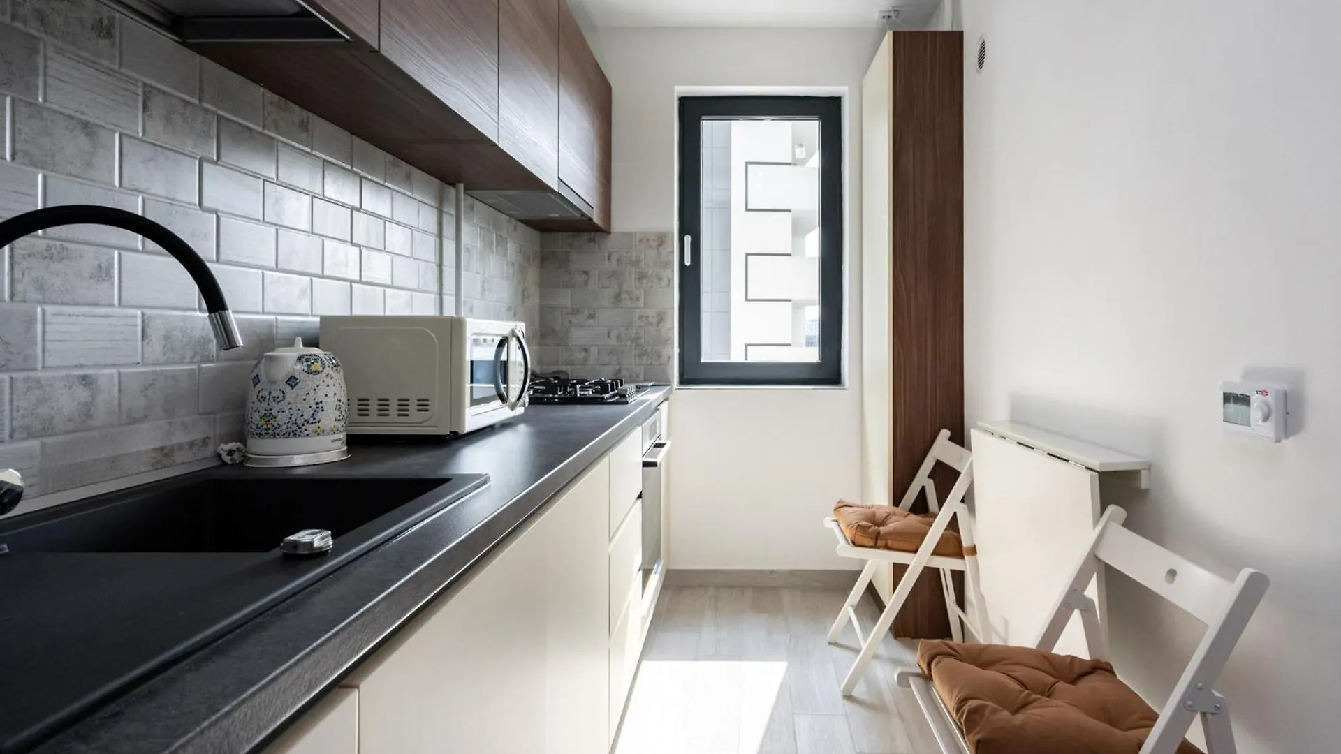 Beautiful Apartment With Private Parking And Balcony Bucharest